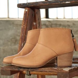 Toms Leather Leila Booties- sandstorm